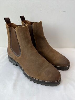 Thursday Boot Co Legend Chelsea Boots Safari Suede Lug Sole Womens Size 9